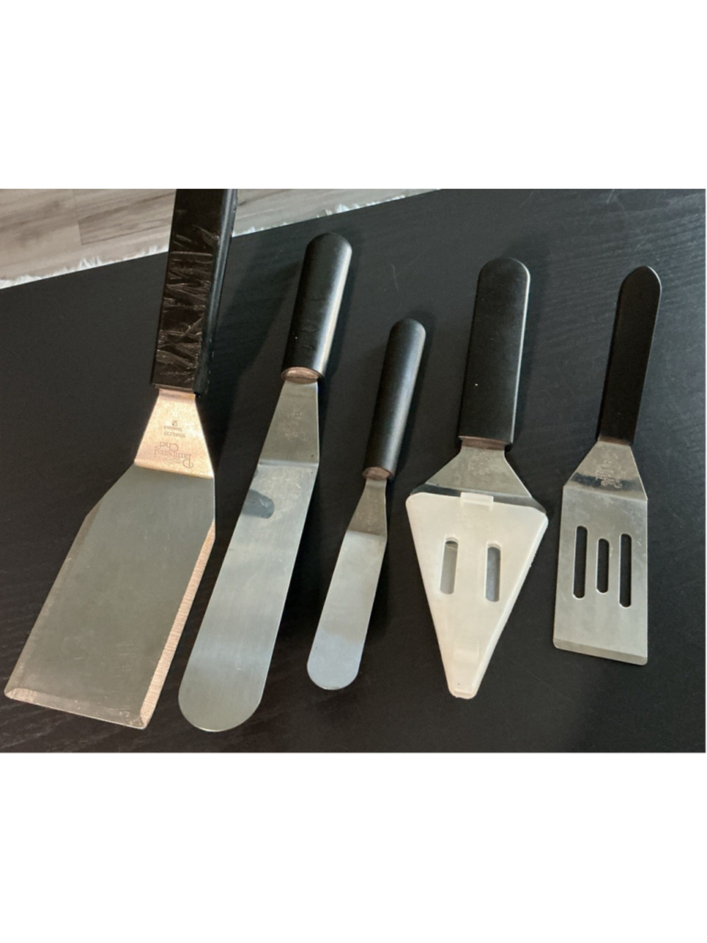 Pampered Chef Lot of 5 Miscellaneous utensils **one has melted handle**